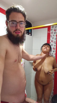 我正在自慰，而我的妻子记录，这样每个人都可以看到视频和自慰观看我的妻子