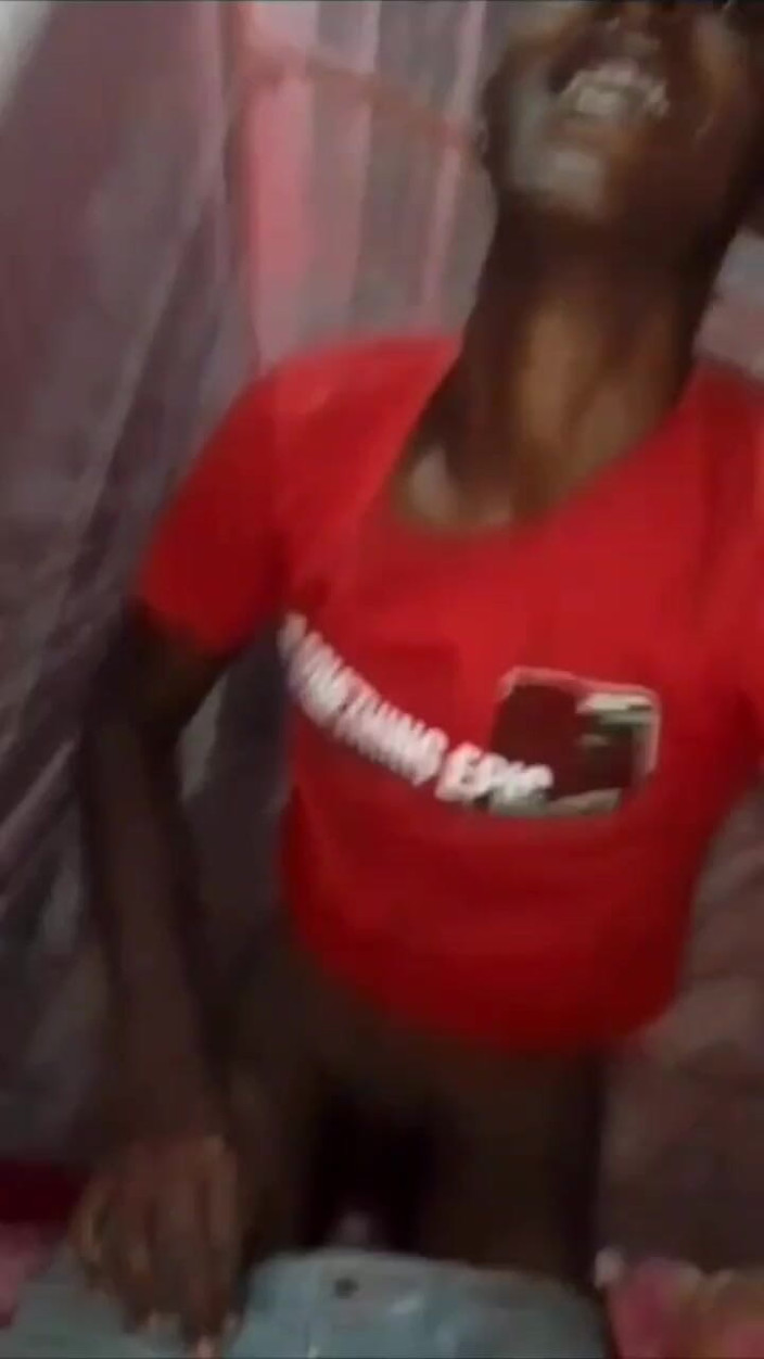 Local hard fucker: Я и моя девственная сводная сестра хардкор в моей комнате