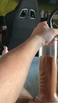 Hraní s mojí novou pumpou na penis