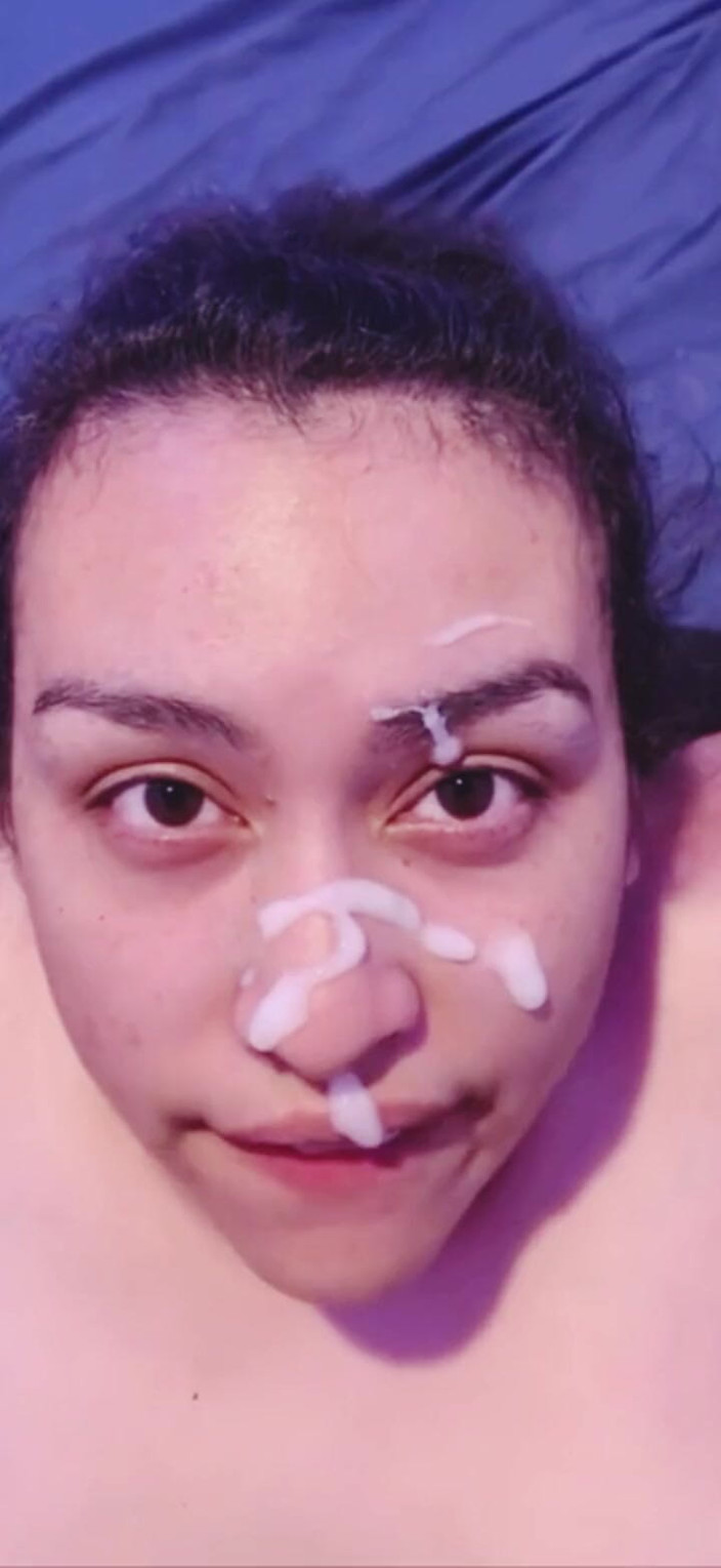 Sandn420: Komm auf ihr gesicht, nachdem sie ihr arschloch pOV gefickt...