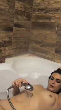 Evde küvette mega orgazm ile sapık orta yaşlı seksi kadın oyunları