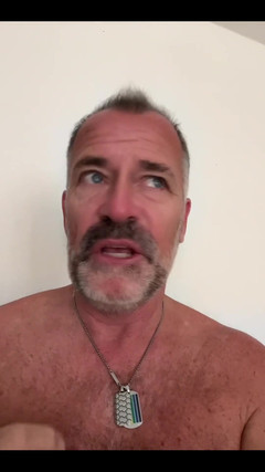 Daddybearvlc: Bugün sansürsüz instagram hikayesi!!