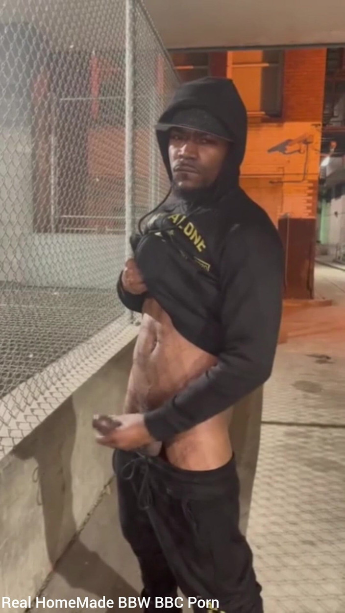 Big black cock BBCee: Venkovní výstřik Hlazení mého velkého černého ptáka