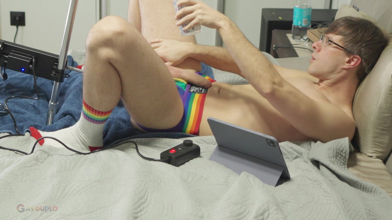 GayDuplo: De machine instellen op Maximaal. Voelde als een echte domtop!