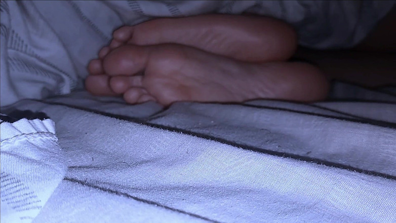 Bananacaseros: Er zeichnet mich auf, wie ich meine Füße und meinen...