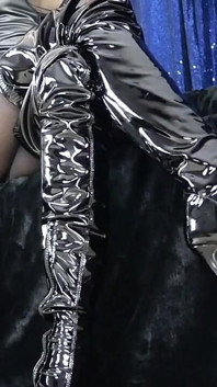 Toe Tapping Asmr in Shiny Black Boots