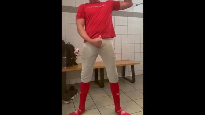 JockDad87: Distracție alfa în vestiar cu Jockdad87 în echipament de baseball