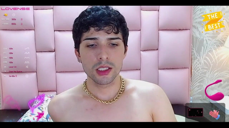 Diego_latinboy: Fețe cu orgasm în timp ce ne masturbăm și eu îmi scot limba