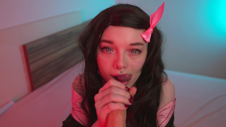 Karneli Bandi: Xem tôi huấn luyện những cái lỗ rất ướt át của tôi...