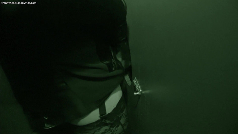 Tranny 4 cock: Night shot - glory hole - eskapady 1