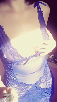 MILf ginnagg masturbiert