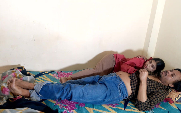 Desi Indian Wife: Une femme indienne desi sexy à gros nichons séduit son mari...