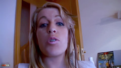 MMM100: Tigra: Pequena entrevista rápida em francês com a bela loira...