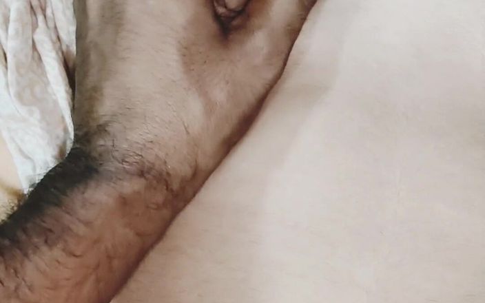 My hot pussy Shahida: Estou atrasado para o trabalho. Acha que podemos fazer isso...