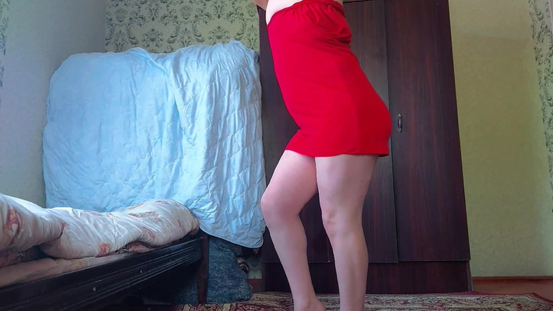 Kitty_Cross: Wunderschöne hält herzförmigen Ballon spielerisch