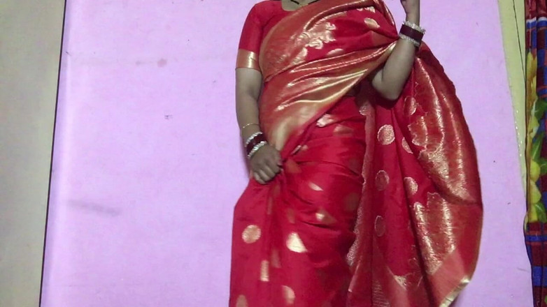 Couple's Diary: Pas getrouwde Bhabhi neukt hard met haar man