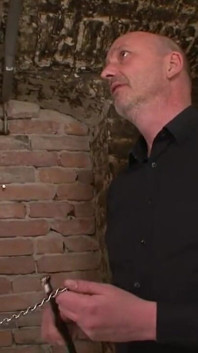Dominiert bondage und guillotine