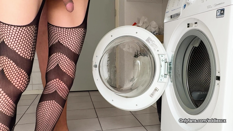 eddiexcxc: Serviciu de spălătorie (70) și fiul său vitreg (18)