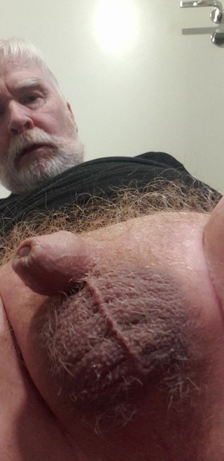 Redhairy4u: 엉덩이에 장난감, 작은 자지 자위