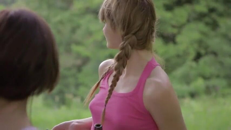 Lesbian Stories: Cute teens are licning and fingering each other's wet cunts