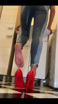 High Heels and Play with Pee