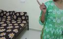 Saara Bhabhi: Hindský sexuální příběh Roleplay - Desi švagrová se koupe švagra během sexu