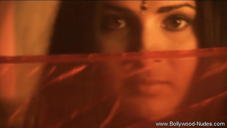 Bollywood Nudes: Мілфа з Індії знає, що вона красуня