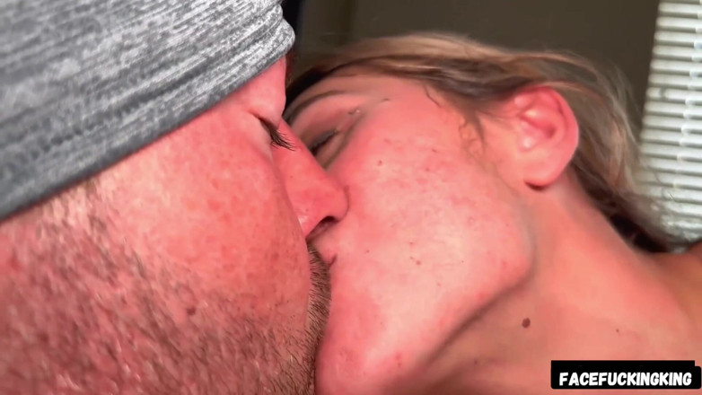 Face fucking king: Mackenzie Mace Hardcore Ostry seks i dwa wytryski