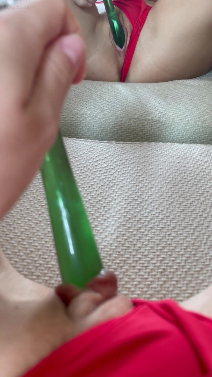 LaylaX: Ela começa a brincar perto do espelho e não parar...