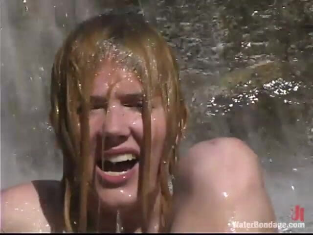 Water Bondage by Kink: Есть только одно слово для звезды... красивый