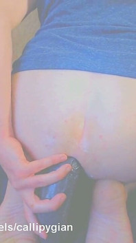 Femboy Tomando Consolo Punho E Enorme BBC Consolo Na Bunda