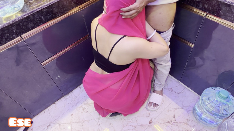 Sammy Sins: Un devar pervers baise sa bhabhi dans la cuisine par...