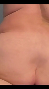 Eu monto seu pau de carne grande e gozo uma e outra vez!
