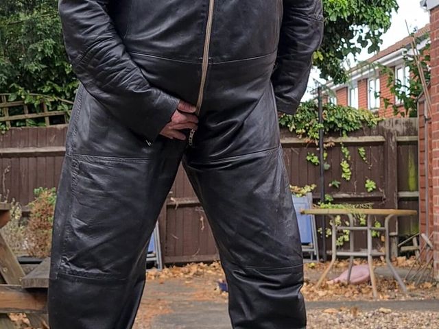 Getting Cock Out (Leather guy)