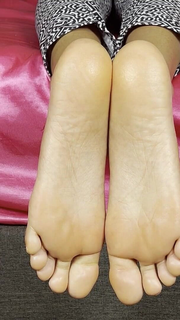 Bedside Sole Seduction (Pink Foxx)