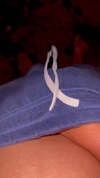 Quan Vietnam 18: Genç kız küçük Asyalı yarağı sıvazlıyor ve dışarıda boşalıyor