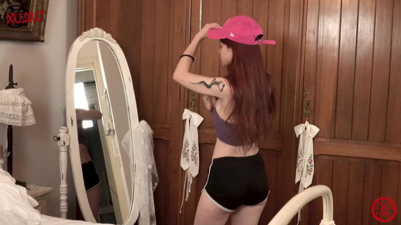 Dolls Cult: Miluji smyslné svlékání před zrcadlem, i když mě nikdo nesleduje