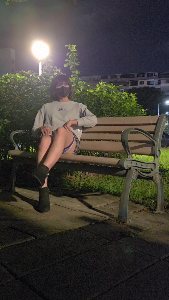 Taiwancdgirl: Seksi shemale Tingxuan dışarıda mastürbasyon yapıyor ve ellerini yıkıyor