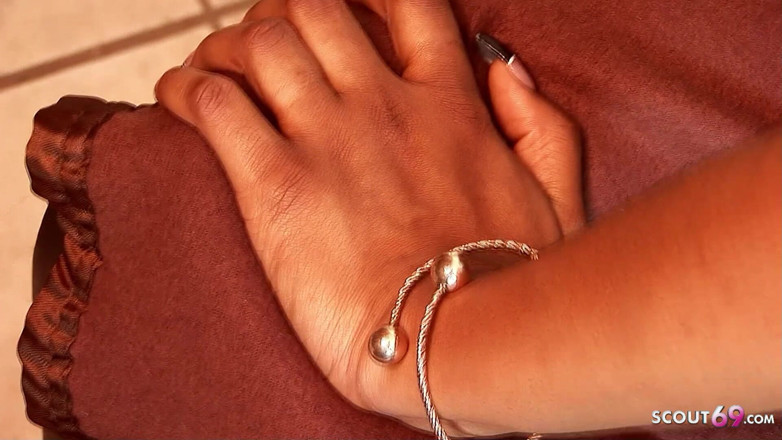 Full porn collection: Sexy teen ebano keira scopata duramente da aiutante dopo un...