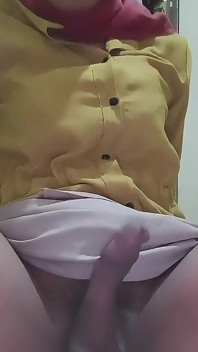 Femboy Muslim miang