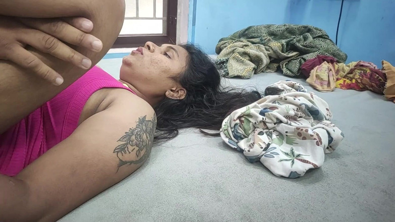 Vaigavarun45: Cuplu malaiezian cu futai sexy în Shimmy și melodii cu gaura curului...