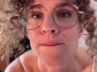 VibeWithMommy: 悲伤的犹太继母怀孕了！她质问继子她怀着他的种子！