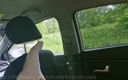 Femboy vs hot boy: En slumpmässig Trucker knullar offentligt i en bil med pappa...