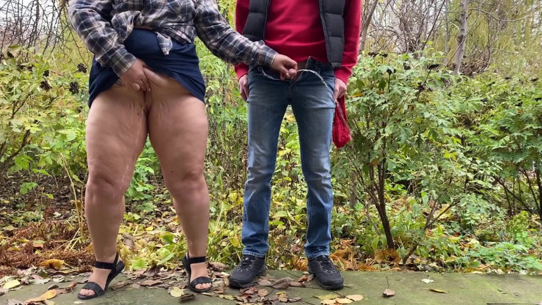 OurFetishLife: La matrigna matura attira l'attenzione del figliastro