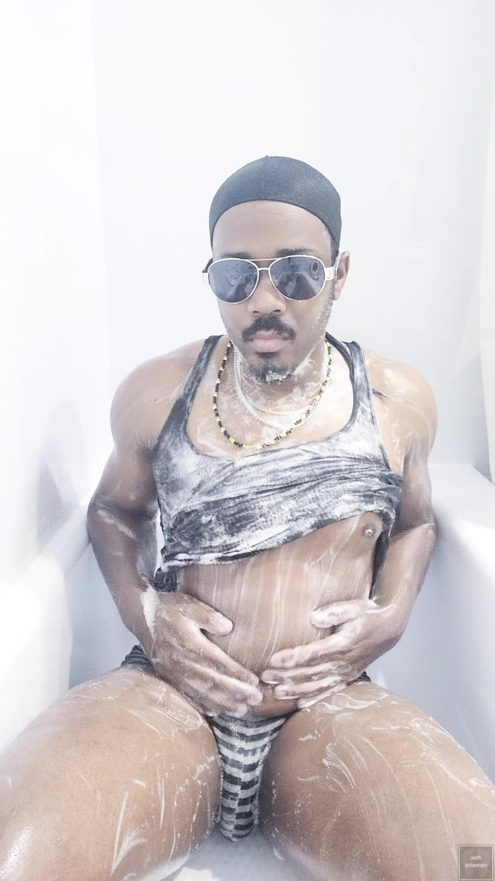 Soft Soleman: Mi lavo il corpo nella vasca da bagno 5