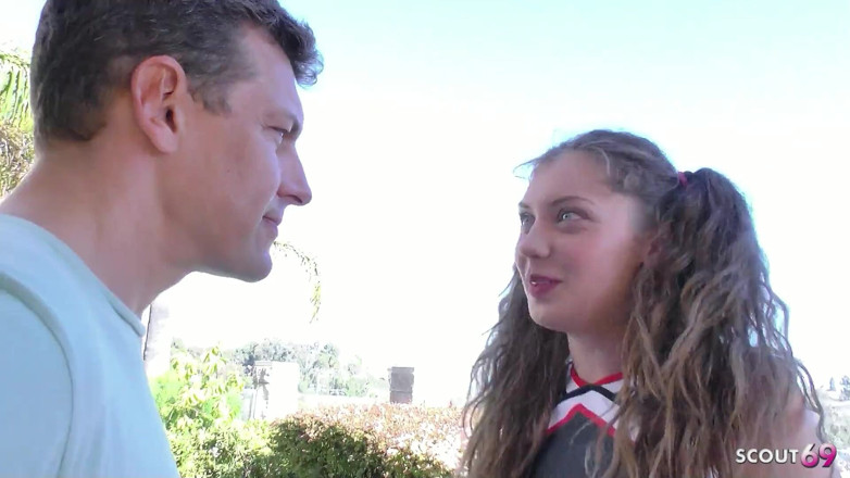 Full porn collection: Quarterback scopa arrapata magra cheerleader ragazza elena dopo l'allenamento