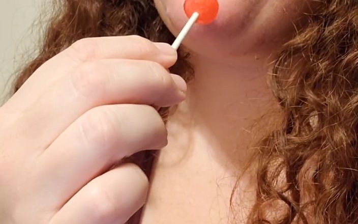 Big beautiful BBC sluts: Sucking Fucking My Big Fat Pussy with a Lollypop