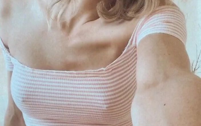 Tia Tizzianni Productions: 私のパンティーをカムスライドさせる