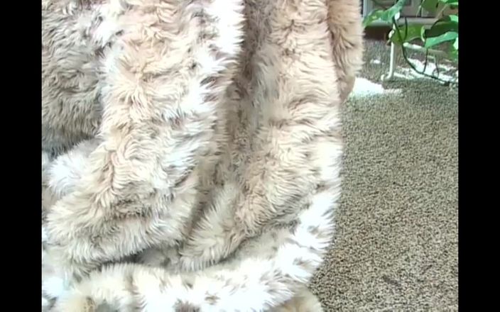 Vintage megastore: Zwarte sletten rijden en gespreide benen voor monster zwarte pikken