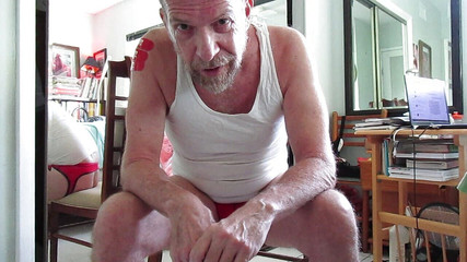 Hairyartist: Küçülme seni disipline ediyor Hairyartist